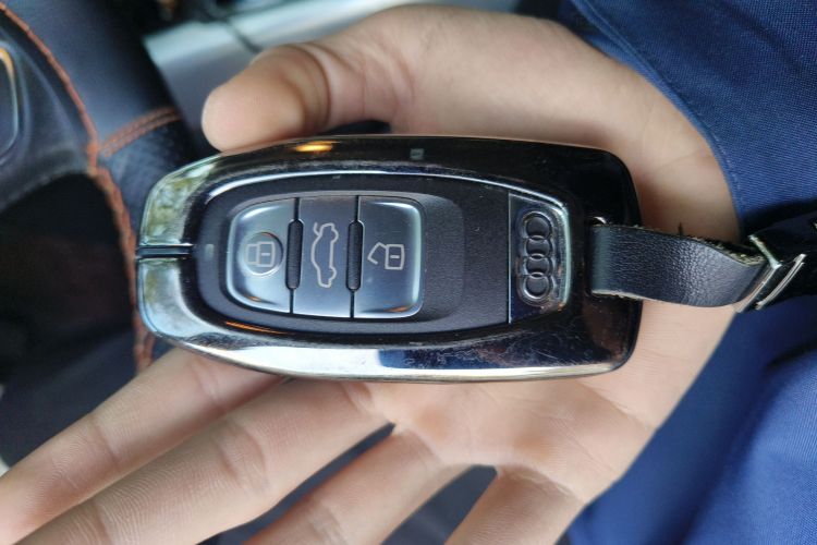 奥迪A6L 2014款 30 FSI 技术型中控内饰7001