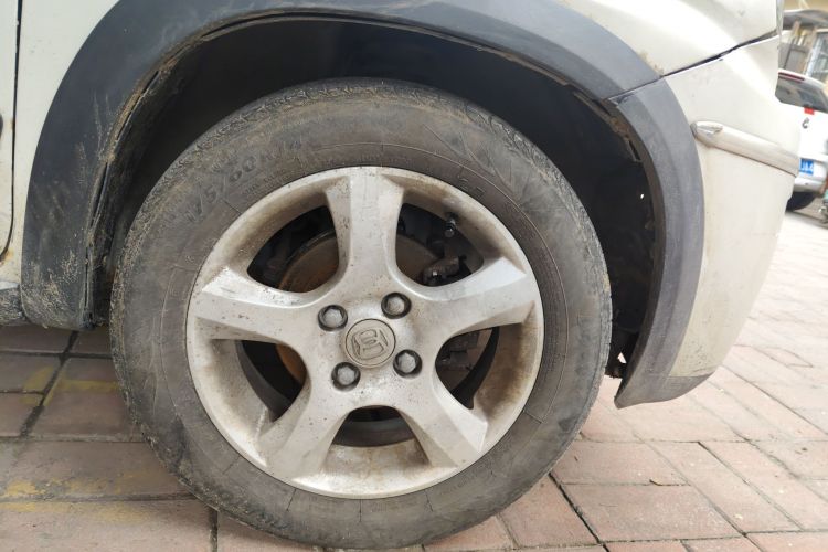 铃木 北斗星X5 2015款 1.0L 精英型车身外观6007