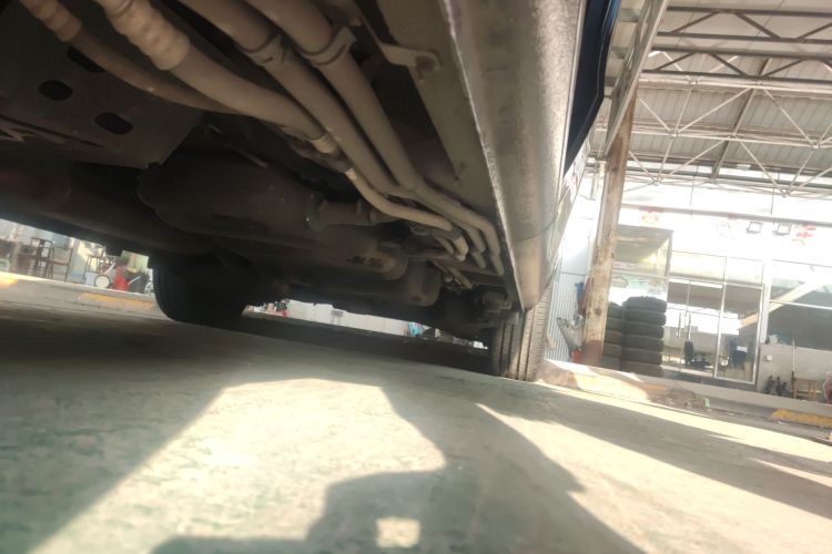 奔驰 威霆 2021款 2.0T 精英版 7座局部细节9002