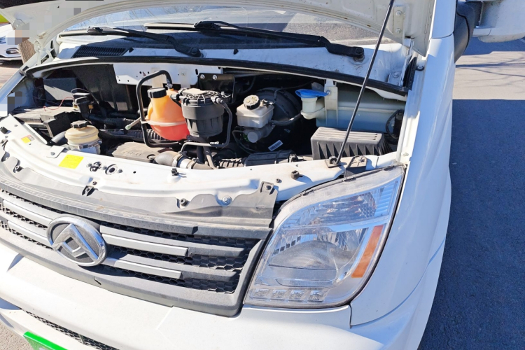 上汽大通MAXUS 新途V80 2021款 2.0T PLUS 手动全能王中轴中顶6/7/8/9座局部细节9007