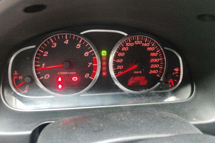 马自达6 2011款 2.0L 自动时尚型中控内饰14