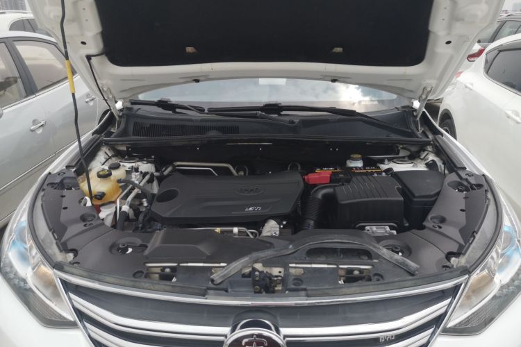 比亚迪 宋 2018款 1.5TID 自动智联尊贵型局部细节24