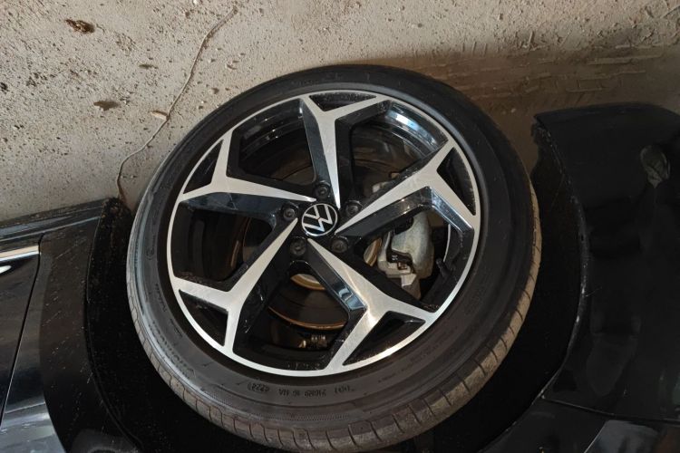 大众 帕萨特 2025款 出众款 380TSI 星空龙腾版车身外观6007