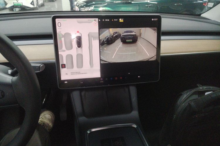 特斯拉 Model Y 2022款 后轮驱动版中控内饰16