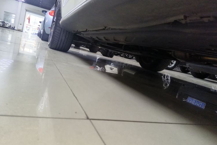 奔驰GLC 2021款 GLC 260 L 4MATIC 豪华型局部细节9002