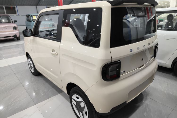 吉利银河 熊猫 2025款 210km 元气熊车身外观4