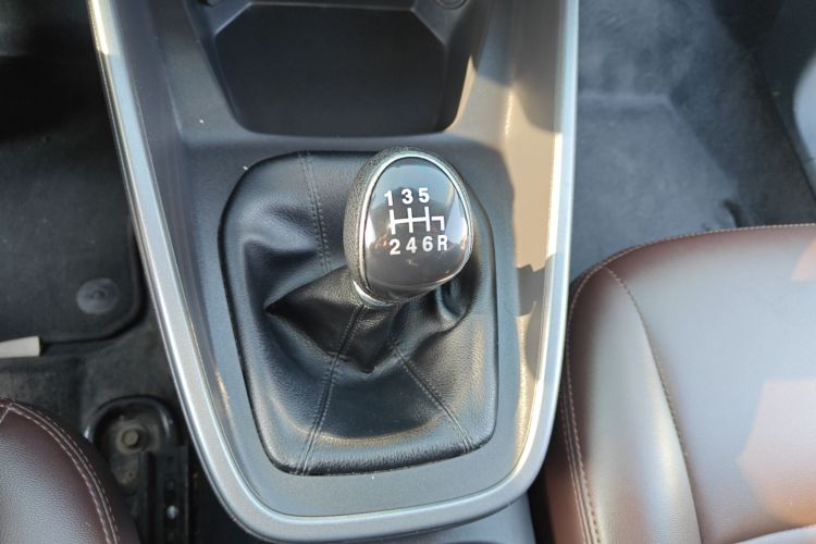 福特 福睿斯 2019款 改款 1.5L 手动质享型（胎压监测） 国VI局部细节18