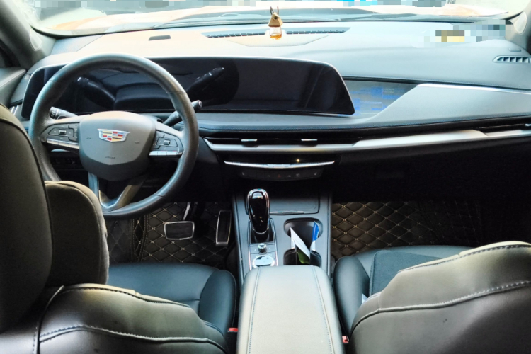 凯迪拉克XT4 2024款 28T 四驱豪华型中控内饰12