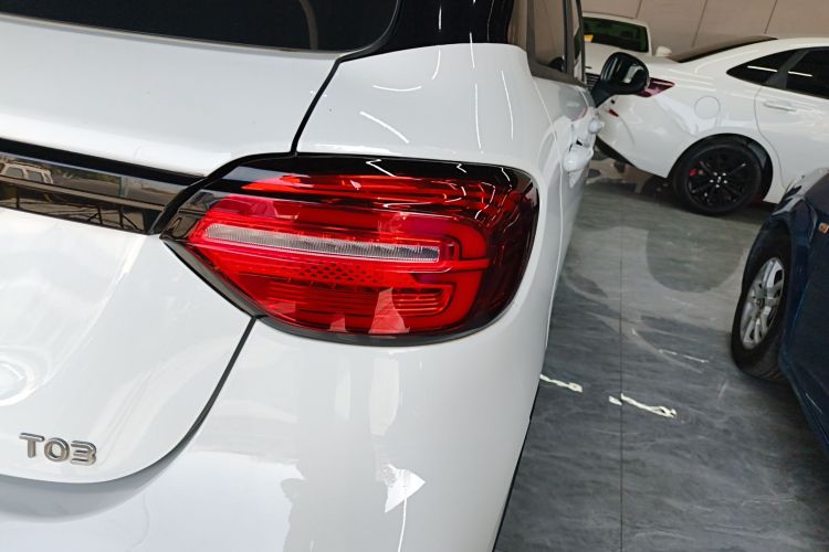 零跑汽车 零跑T03 2022款 玛瑙版车身外观9