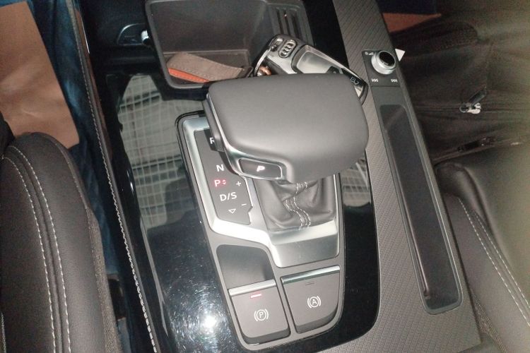 奥迪Q5L 2024款 40 TFSI 豪华动感型局部细节18