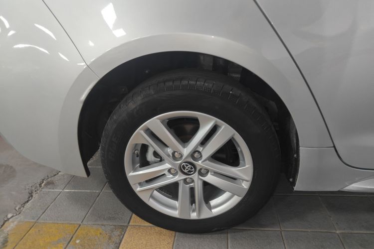 丰田 雷凌 2022款 双擎 1.8H E-CVT领先版车身外观6008