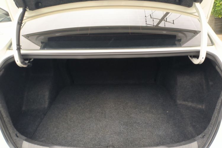 别克 英朗 2021款 改款 典范 1.5L 自动精英型机舱底盘23