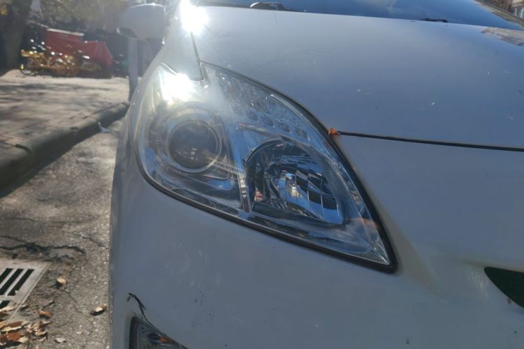 丰田 普锐斯 2012款 1.8L 标准版车身外观6006