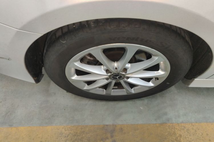 奔驰A级 2021款 A 200 L 运动轿车动感型车身外观6008