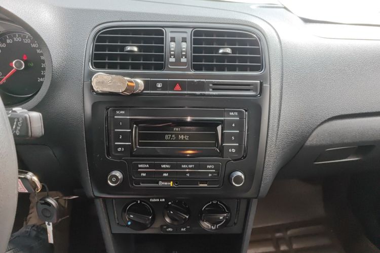 大众 Polo 2016款 1.4L 自动风尚型局部细节16