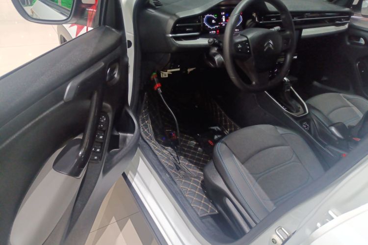 雪铁龙C3-XR 2021款 190THP DCT致尚版中控内饰20