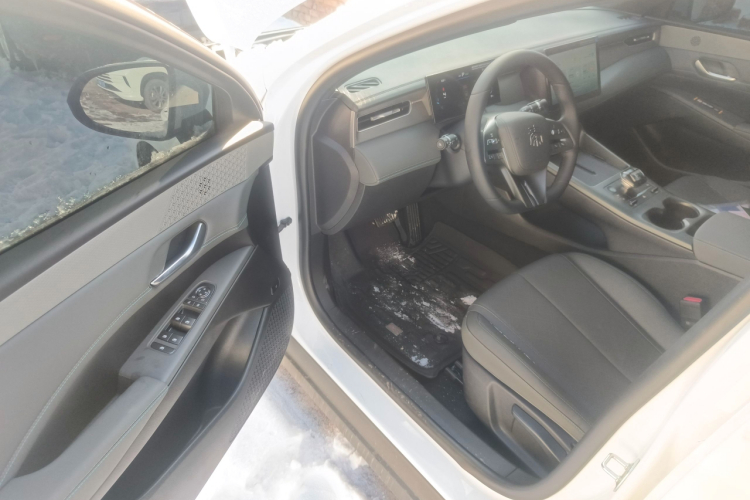 比亚迪 秦PLUS 2025款 DM-i 智驾版 55KM领先型中控内饰20