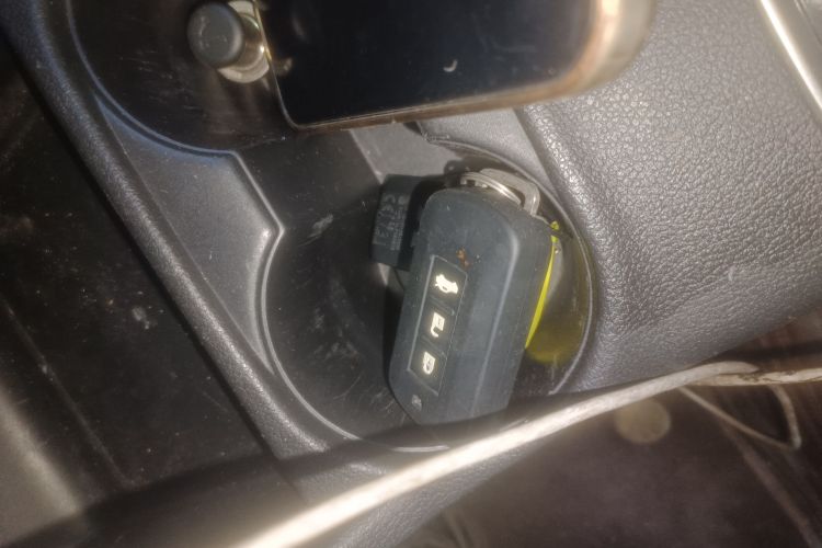 三菱 欧蓝德 2016款 2.4L 四驱精英版 5座中控内饰7001