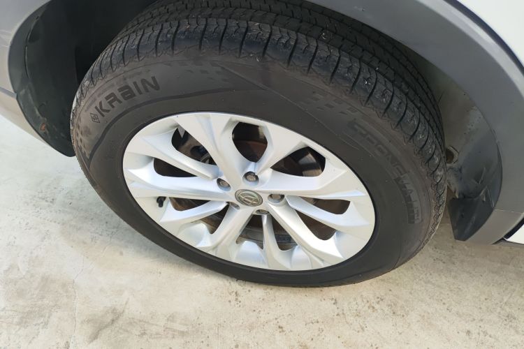 中华V3 2017款 1.5L 自动精英型车身外观6003