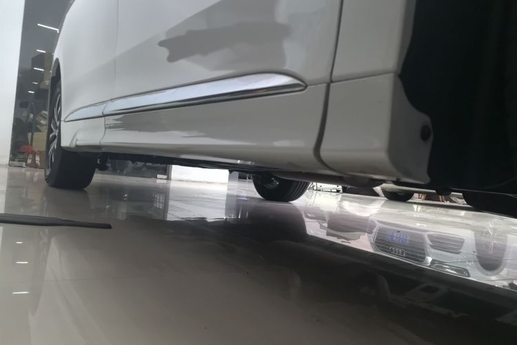 广汽传祺 传祺M8 2024款 领秀系列 390T 豪华版局部细节9001