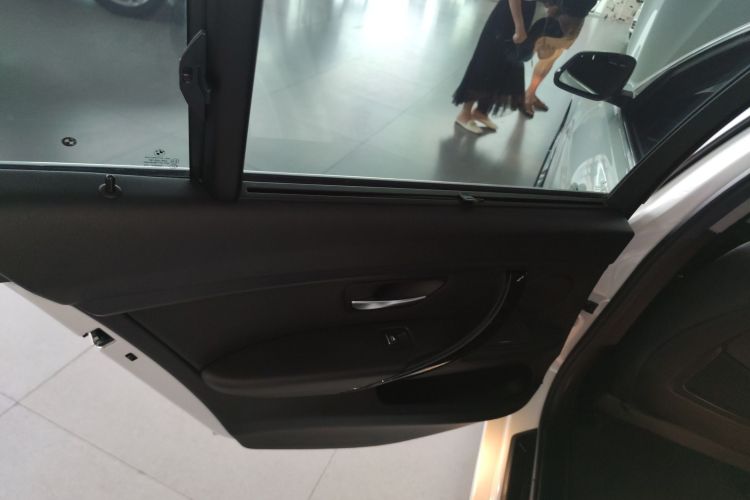 宝马3系 2017款 320Li 时尚型中控内饰7008