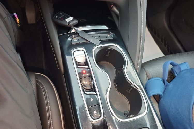 别克 2023款 昂科威S 552T 两驱豪华型中控内饰18