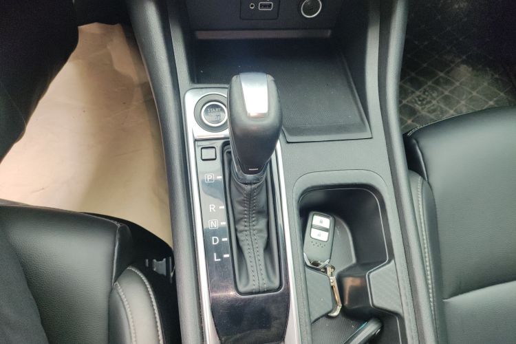 日产 轩逸 2020款 1.6L XL CVT悦享版中控内饰18