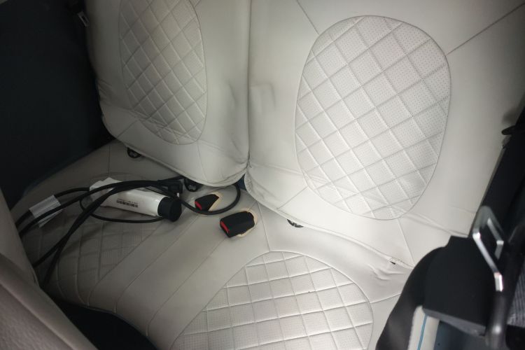 奔腾小马 2025款 222km 灵动马中控内饰21