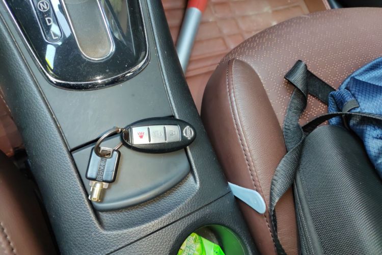 日产 骐达TIIDA 2013款 1.6L CVT酷咖版中控内饰7001