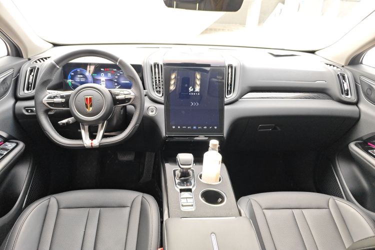 红旗HS3 PHEV 2024款 PHEV 115km 劲为版中控内饰12