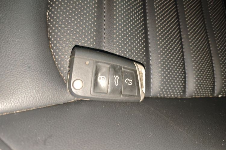 大众 凌渡 2019款 280TSI DSG舒适版 国VI中控内饰7001