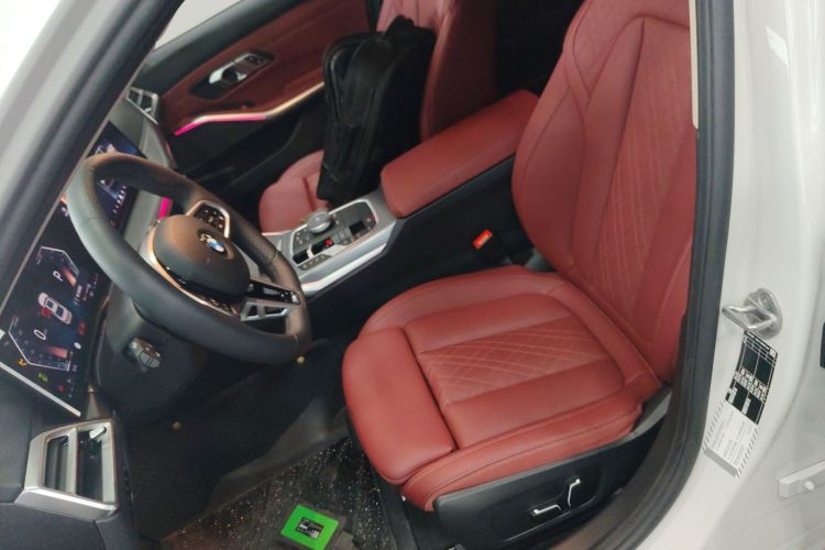 宝马3系 2025款 330Li M运动曜夜套装中控内饰19