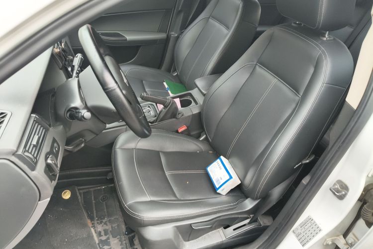 观致3 2018款 三厢 1.6L 自动领先型中控内饰19