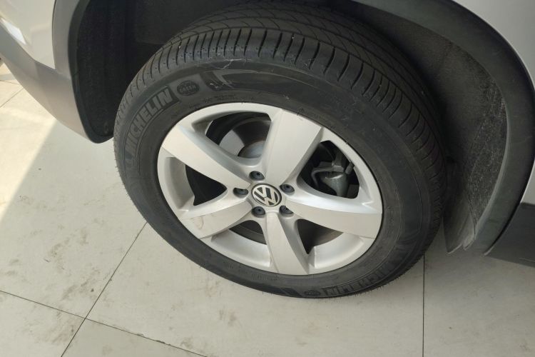 大众 途观 2013款 1.8TSI 自动两驱舒适版车身外观56