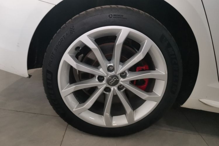 奥迪A4L 2018款 30周年年型 45 TFSI quattro 个性运动版车身外观6008