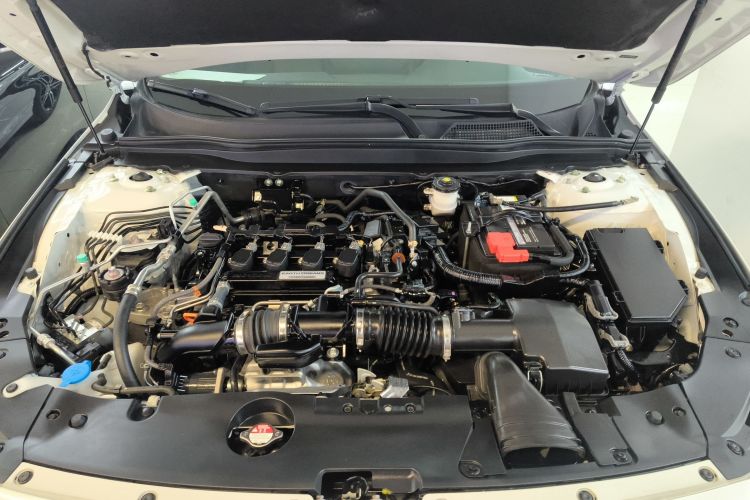 本田 雅阁 2022款 260TURBO 幻夜·尊贵版机舱底盘24