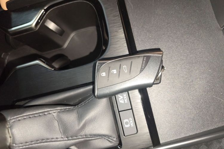 雷克萨斯ES 2022款 300h 卓越版中控内饰11