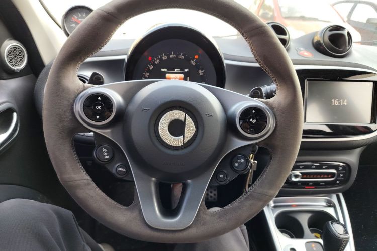 博速 smart forfour 2017款 BRABUS Xclusive中控内饰13