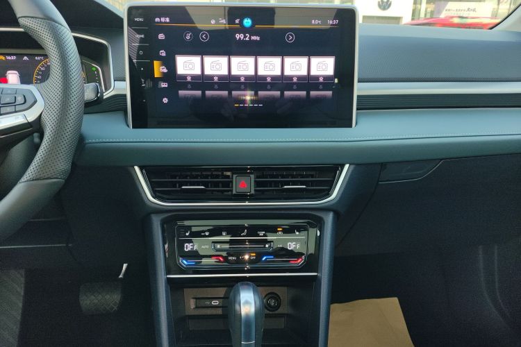 大众 途岳 2024款 300TSI 两驱月尊版中控内饰16