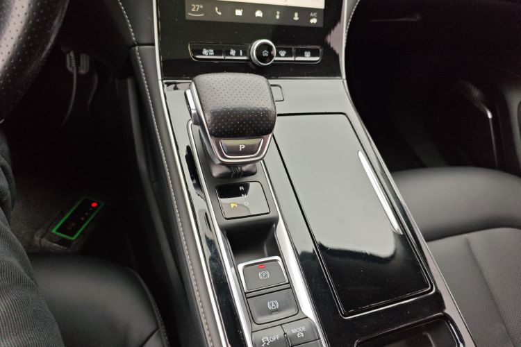 飞凡汽车 飞凡ER6 2021款 新动版 620km 智行版中控内饰18