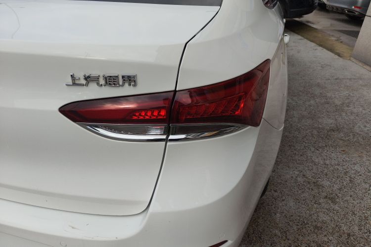 别克 英朗 2021款 改款 1.3T 自动轻混动精英型车身外观9