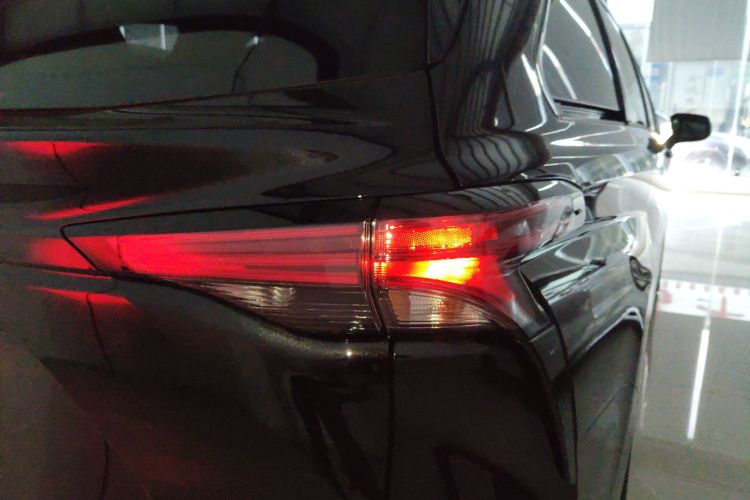 丰田 赛那SIENNA 2026款 2.5L 双擎四驱豪华版车身外观9