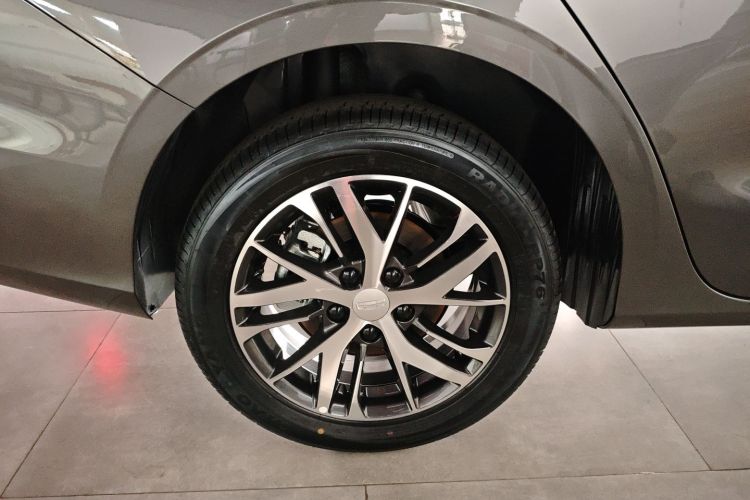 吉利汽车 帝豪 2026款 第4代 400万纪念款 1.5L CVT超越型车身外观6008