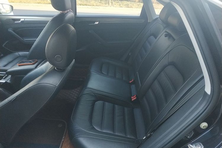 大众 帕萨特 2017款 330TSI DSG尊荣版中控内饰21