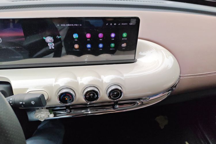 五菱汽车 五菱缤果 2023款 333km 灵犀互联款中控内饰16
