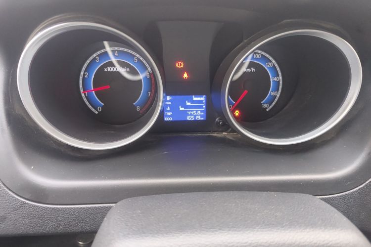 长安凯程 长安睿行M60 2023款 1.6L CNG舒适型客车6座中控内饰14