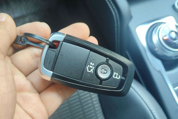 福特 福克斯 2021款 两厢 EcoBoost 180 自动锋潮型中控内饰11