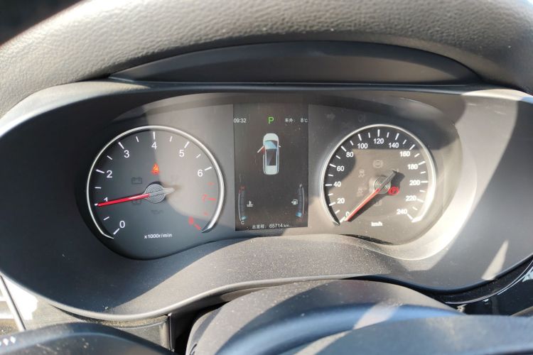 比亚迪 宋MAX 2017款 1.5T 自动智联精英型 7座中控内饰14