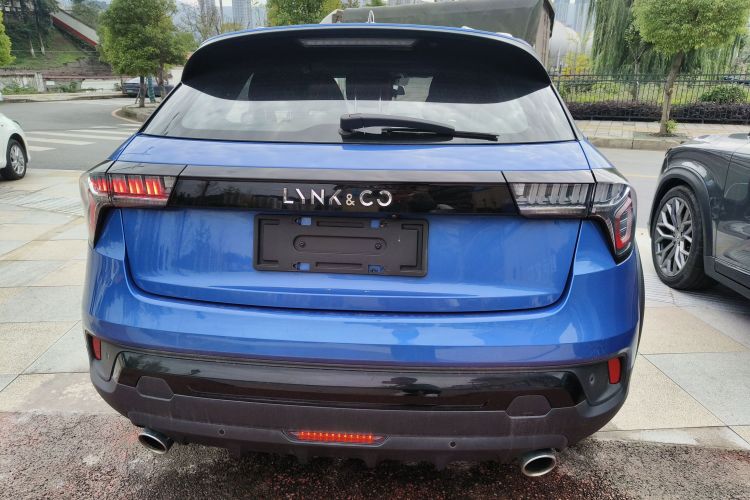 领克02 2021款 1.5TD DCT两驱劲Plus车身外观6