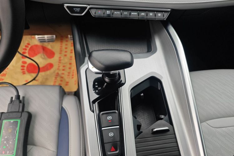 吉利汽车 星瑞 2021款 改款 2.0TD 尊贵型中控内饰18